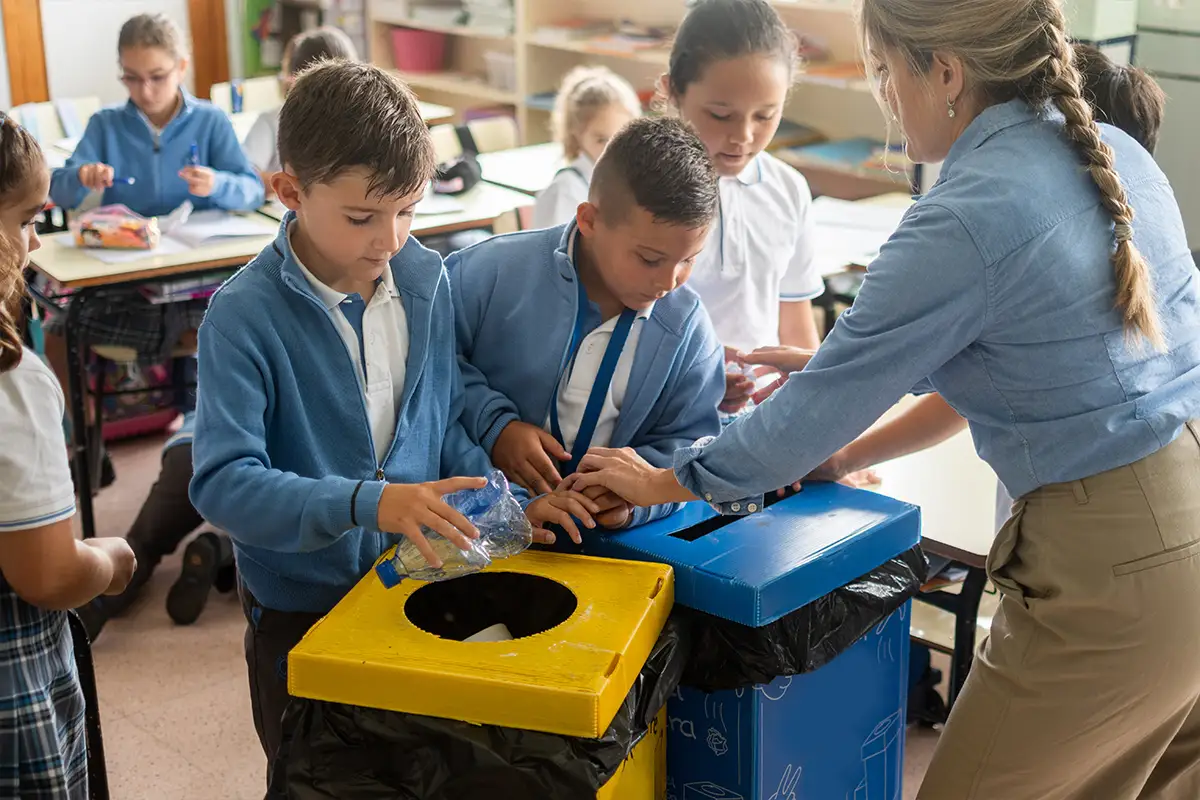 Residuos colegios: cómo organizar una gestión eficiente